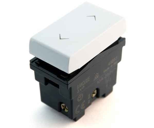 V45B51 Выключатель без фиксации 